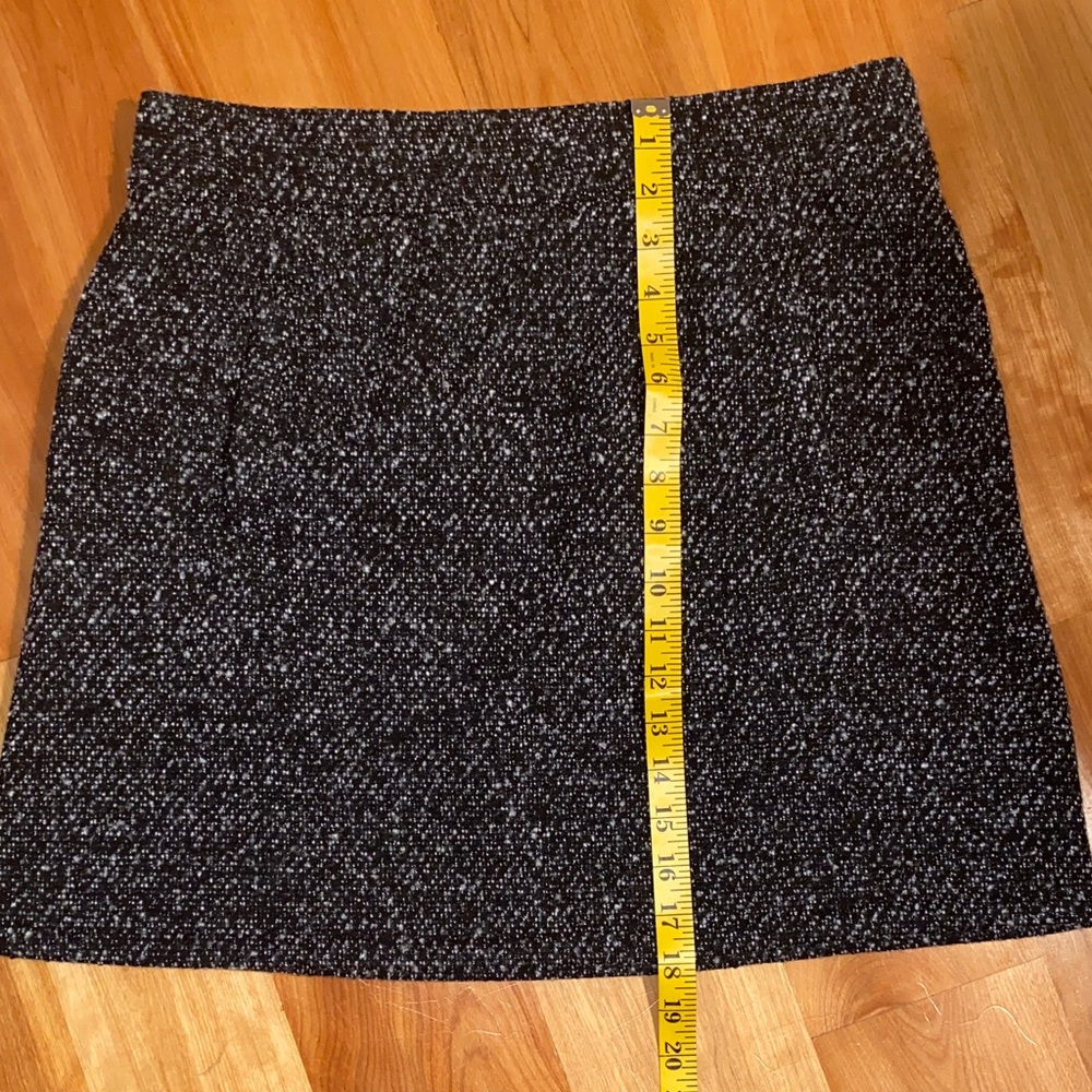 LOFT Like New Elegant Black Tweed Skirt Medium - Picture 4 of 4